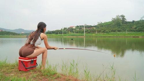 在水库钓鱼的明星,明星们的悠闲时光